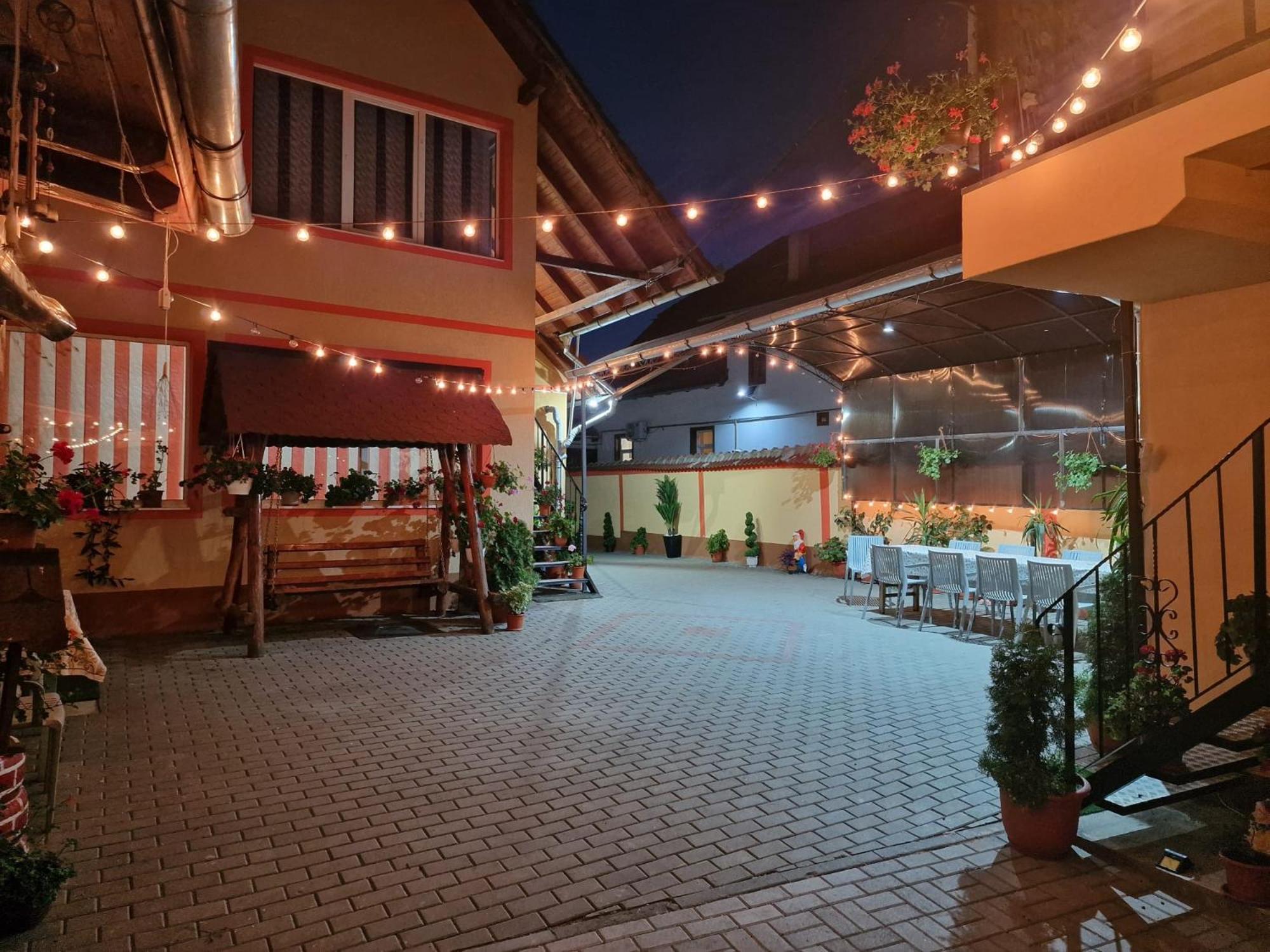 Hotel Casa Cosmin Cincu Exterior foto